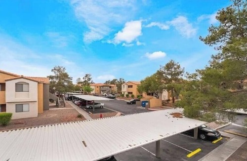 Desert Shores Condo | Cozy 1-bedroom condo in fabulous Las Vegas with AC and gym access near lake.