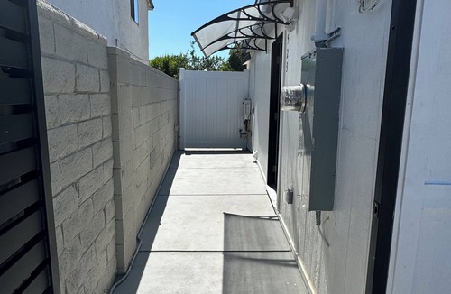 Panorama City House | Cozy 1-bedroom house in peaceful Los Angeles with AC
