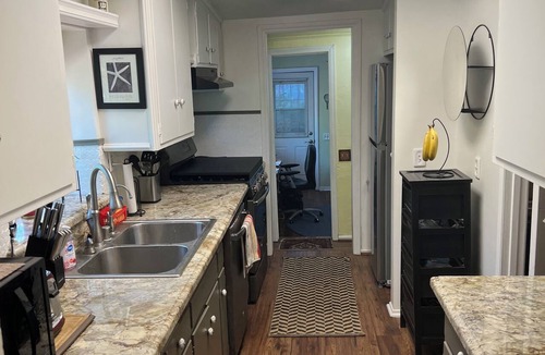 Simi Valley House | Cozy 1-bedroom house in historic Knolls Neighborhood in Simi Vallehy