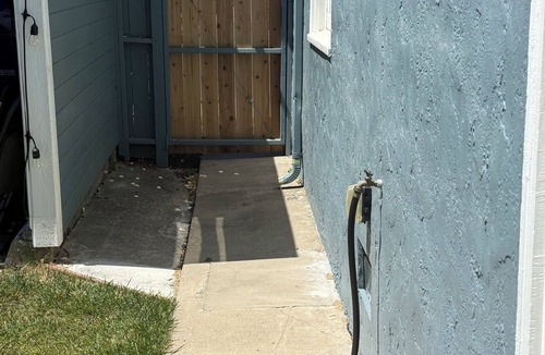 Estudillo Estates - Glen House | Cozy 1-bedroom in lovely San Leandro with private entrance