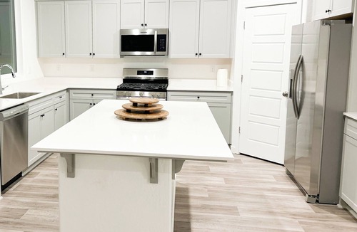 Fresno House | Cozy 2-bedroom bungalow in beautiful Fresno with AC