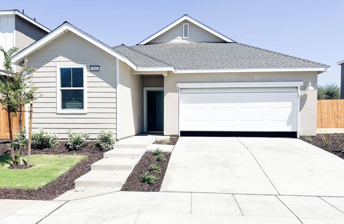 Fresno House | Cozy 2-bedroom bungalow in beautiful Fresno with AC