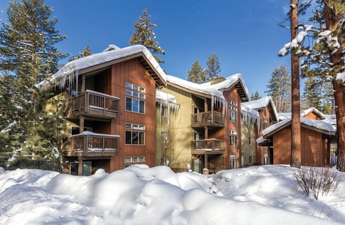 Round Hill Village Condo | Cozy 2-bedroom condo in Zephyr Cove