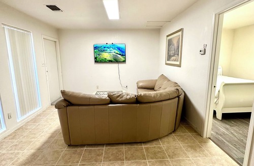 Fresno Condo | Cozy 2-bedroom condo with AC in Fresno neighborhood