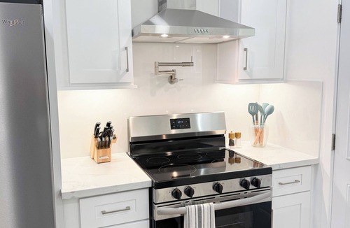 East Whittier House | Cozy 2 bedroom house. 12 miles to Disney. 24 miles to SoFi Stadium.