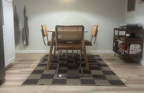 West Bishop House | Cozy 2-bedroom house in downtown Bishop, walkable to shops, movies, restaurants!