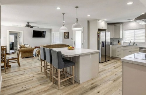 Hughson House | Cozy 2-bedroom House in Serene Hughson