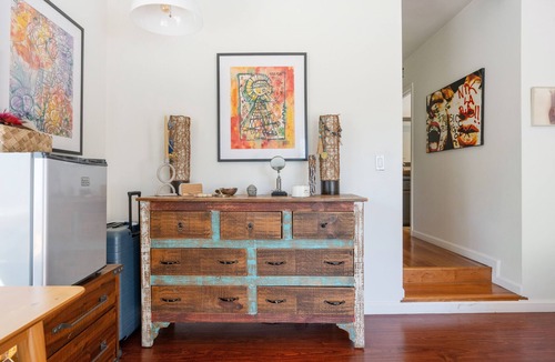 Circle Area House | Cozy 2-bedroom house in charming Long Beach with AC, backyard, laundry, kitchen