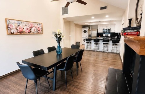 Reseda House | Cozy 2 Levels Home W/Fireplace & Yard!