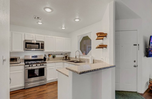 Spring Valley Condo | Cozy 2Bd Private Condo,4mil to Allegiant Stadium,10min to Strip,15min to airport