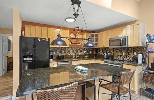 Incline Village Condo | Cozy 2BR Incline Village Condo w/Hot Tub