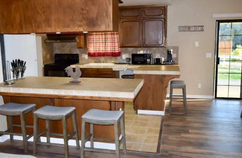 Coarsegold Cabin | Cozy 3 Acre Priv. Cabin -Yosemite/Bass Lake/Casino