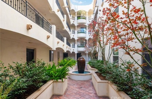 Studio City Condo | Cozy 3-bedroom condo with WiFi, fitness room in nice Los Angeles- Studio City