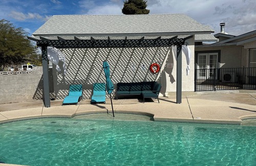 Sunrise Manor House | Cozy 3-bedroom house in delightful Las Vegas with Pool, WiFi, AC