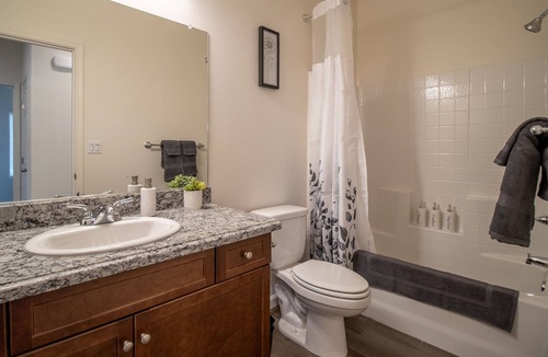 Porterville House | Cozy 3 bedroom Villa W/Spa