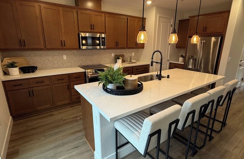 Peters Bed & Breakfast | Cozy 4-bedroom bed & breakfast in amazing Manteca near Great Wolf Lodge