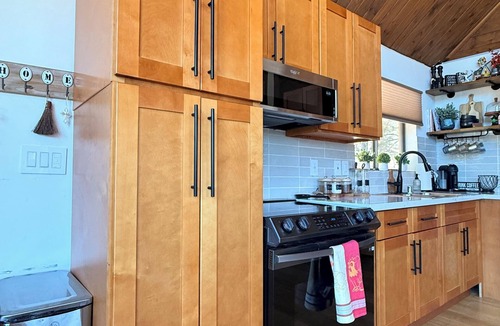 Pine Mountain Club Cabin | Cozy 4-bedroom cabin in marvelous Frazier Park with AC