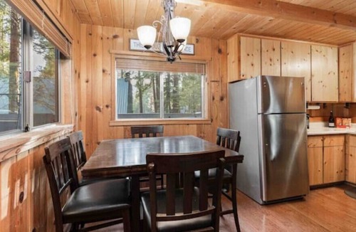 Shaver Lake Cabin | Cozy 4 bedroom cabin with a game room East Village