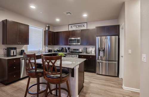 Roosevelt House | Cozy 6-Bedroom home perfect for large groups