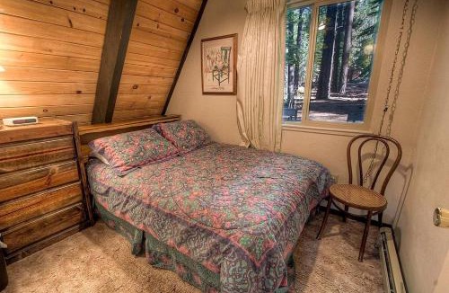 Pioneer Trail Ski Chalet | Cozy A-Frame with Barbecue in Tahoe, California