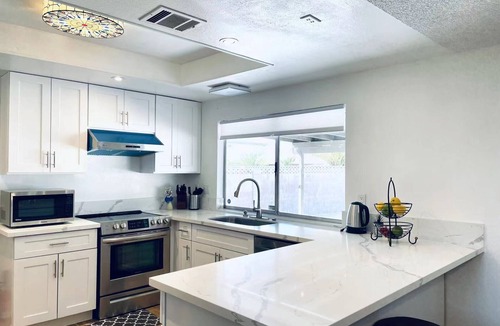 Canyon Gate Bed & Breakfast | Cozy and convenient single bedroom, safe and close to everything
