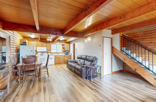 Tahoma House | Cozy and rustic cabin with lake view, deck, grill, WiFi, & fireplace