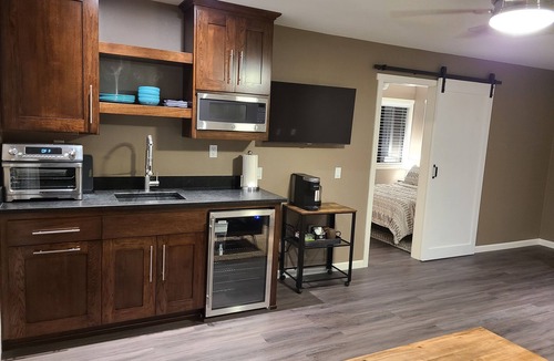 Atascadero House | Cozy and serene 1-bedroom apartment over garage in terrific Atascadero