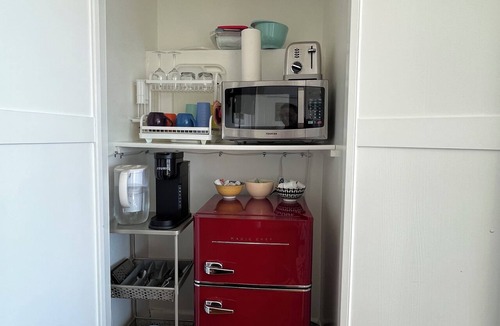 San Rafael Apartment | COZY BAYSIDE STUDIO BUNGALOW, SPECTACULAR VIEWS!
