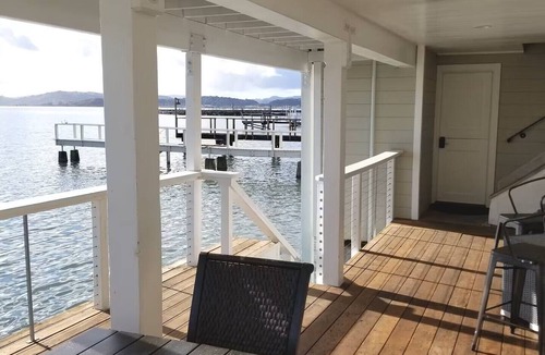 San Rafael Apartment | COZY BAYSIDE STUDIO BUNGALOW, SPECTACULAR VIEWS!