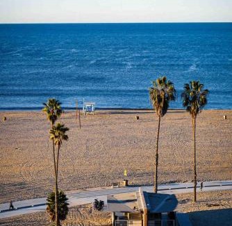 Sunset Park Apartment | Cozy beautiful home at the beach city