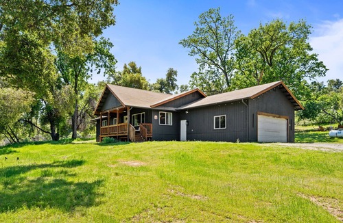 Mariposa House | Cozy Cabin! BBQ Spa Fire Pit Kids Play Zone