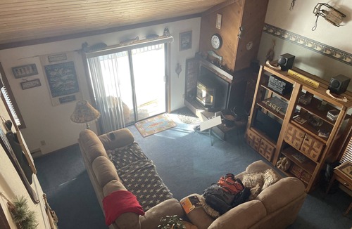 Shaver Lake Cabin | Cozy Cabin for Summer & Winter Fun