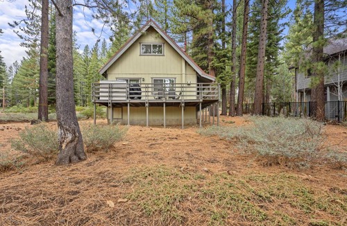 Country Club Estates House | Cozy Cabin home