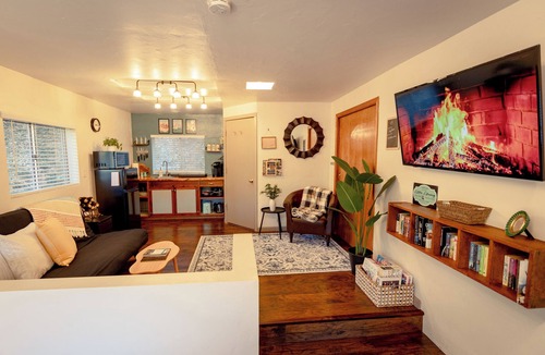 Oakhurst Apartment | Cozy Cabin Near Yosemite & Corlieu Falls