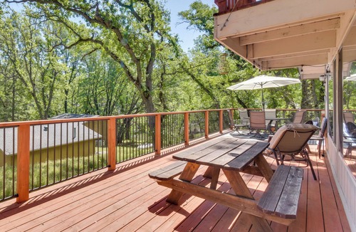 Groveland Cabin | Cozy Cabin on the Cove, Large Deck & Private Dock