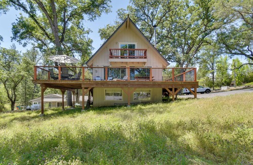 Groveland Cabin | Cozy Cabin on the Cove, Large Deck & Private Dock