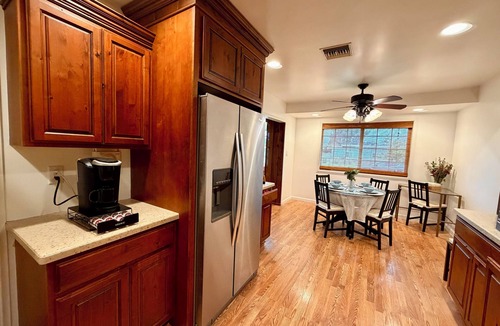 Granada Hills South Cabin | Cozy Cabin Style 3 Bedroom, 2 Bathroom Guesthouse