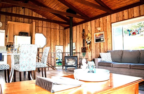 Lodge Hill House | Cozy Cambria Cottage/Firepit/EVCharger/Beach Vibe/King Bed