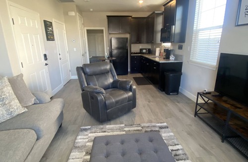 Sparks House | Cozy Casita located in Sparks