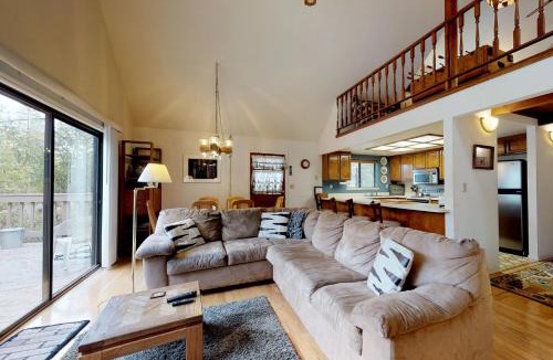 Groveland House | Cozy Chalet (15-013)
