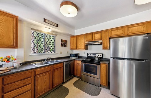 Tahoe Tyrol House | Cozy Chalet Retreat in South Lake Tahoe - Near Heavenly Ski Resort mv12