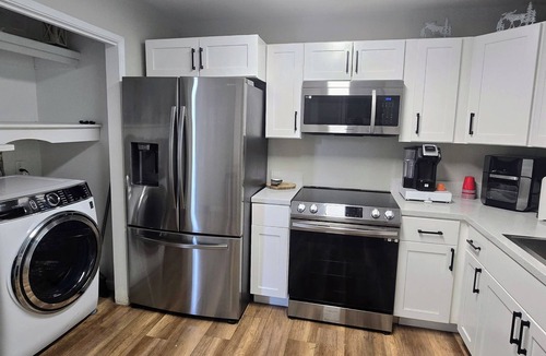 Banning Ski Chalet | Cozy Chalet Retreat in Banning, California Pets-Friendly!