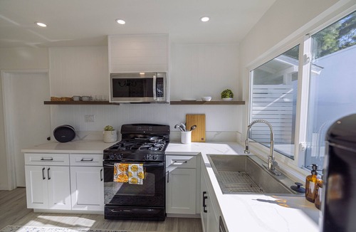 Lake Forest House | Cozy Coastal Feel Home