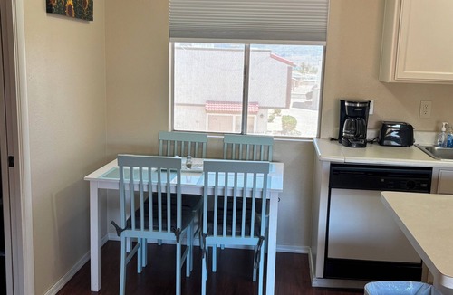 Lake Havasu City Condo | Cozy condo walking distance to downtown Lake Havasu with plenty of boat parking