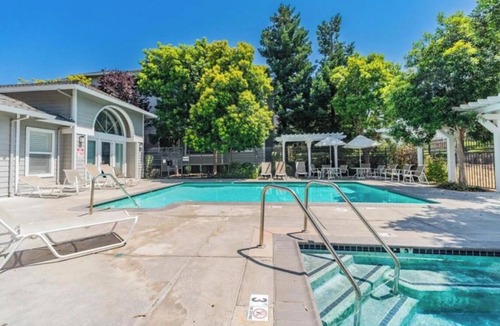 Duveneck - St. Francis Condo | Cozy Contemporary 1-bedroom condo in Palo Alto area, very nice & relaxing place