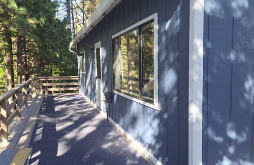 Phoenix Lake-Cedar Ridge Cottage | Cozy cottage for vacation in Cedar Ridge near its famous trail.
