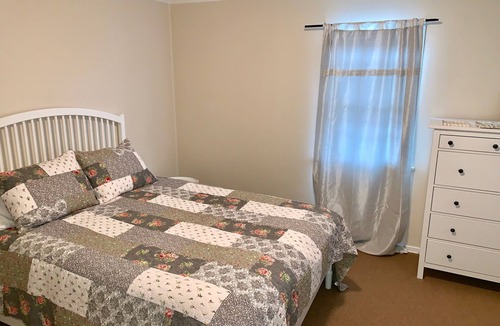 Santa Barbara County House | Cozy Cottage on Beautiful U-Pick Berry Farm- 2 Queens, 4 twin/bunks