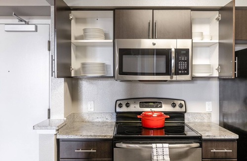 Cupertino Apartment | Cozy Cupertino 2BR w/Gym, Pool, nr. Apple & Google, by Blueground