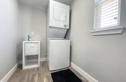 Visalia House | Cozy Entire Home Gateway to Sequoia Pet Friendly