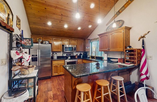 Sierra Cedars House | Cozy family-friendly home with air hockey, grill, deck, & nearby activities
